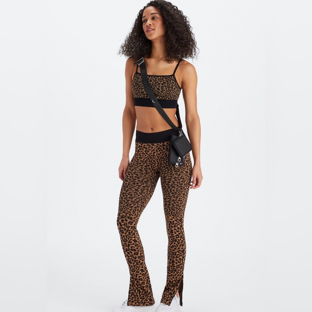FABLETICS 2 piece Seamless Cheetah Print Set with bralette and Pants Size Small